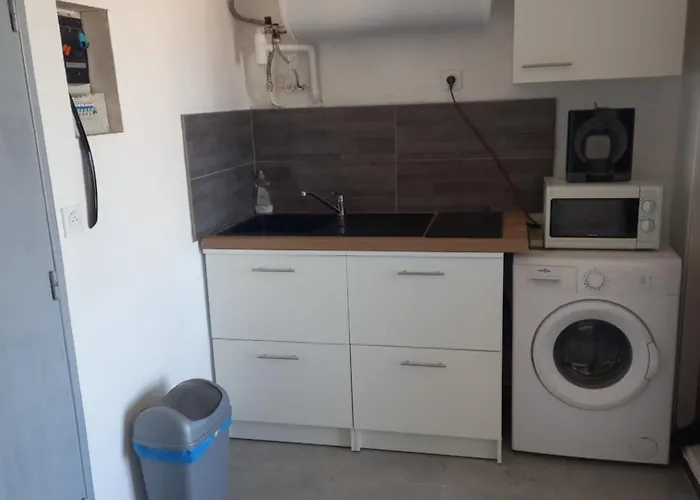 Studio Avec Grande Terrasse 2 Personnes A Valras Plage